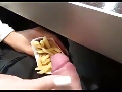 Una scopata in video amatoriale porno italiani posa con la splendida Linda di Fist4k