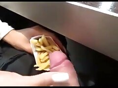 Una scopata in video amatoriale porno italiani posa con la splendida Linda di Fist4k